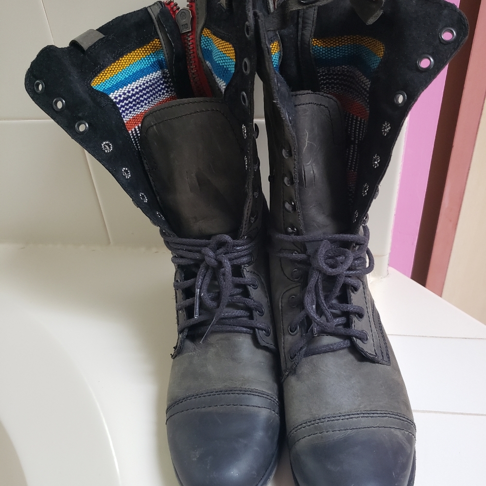Steve Madden Women's combat boots Sz 8